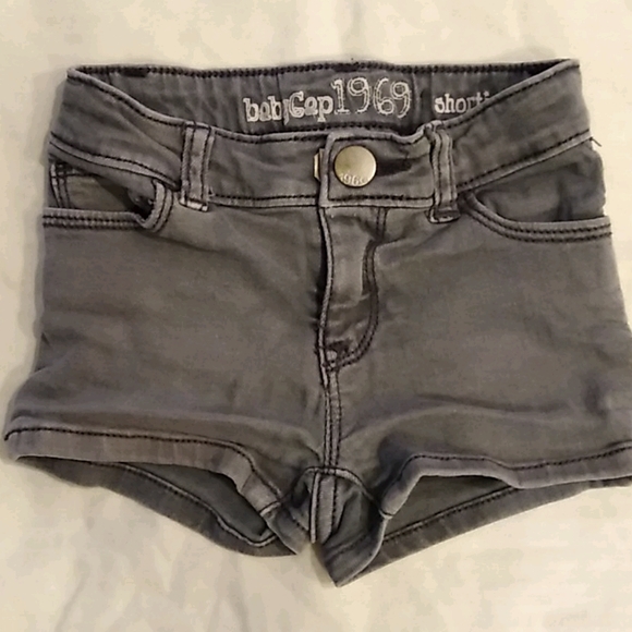 Baby Gap size 2 denim shorts - Picture 1 of 3